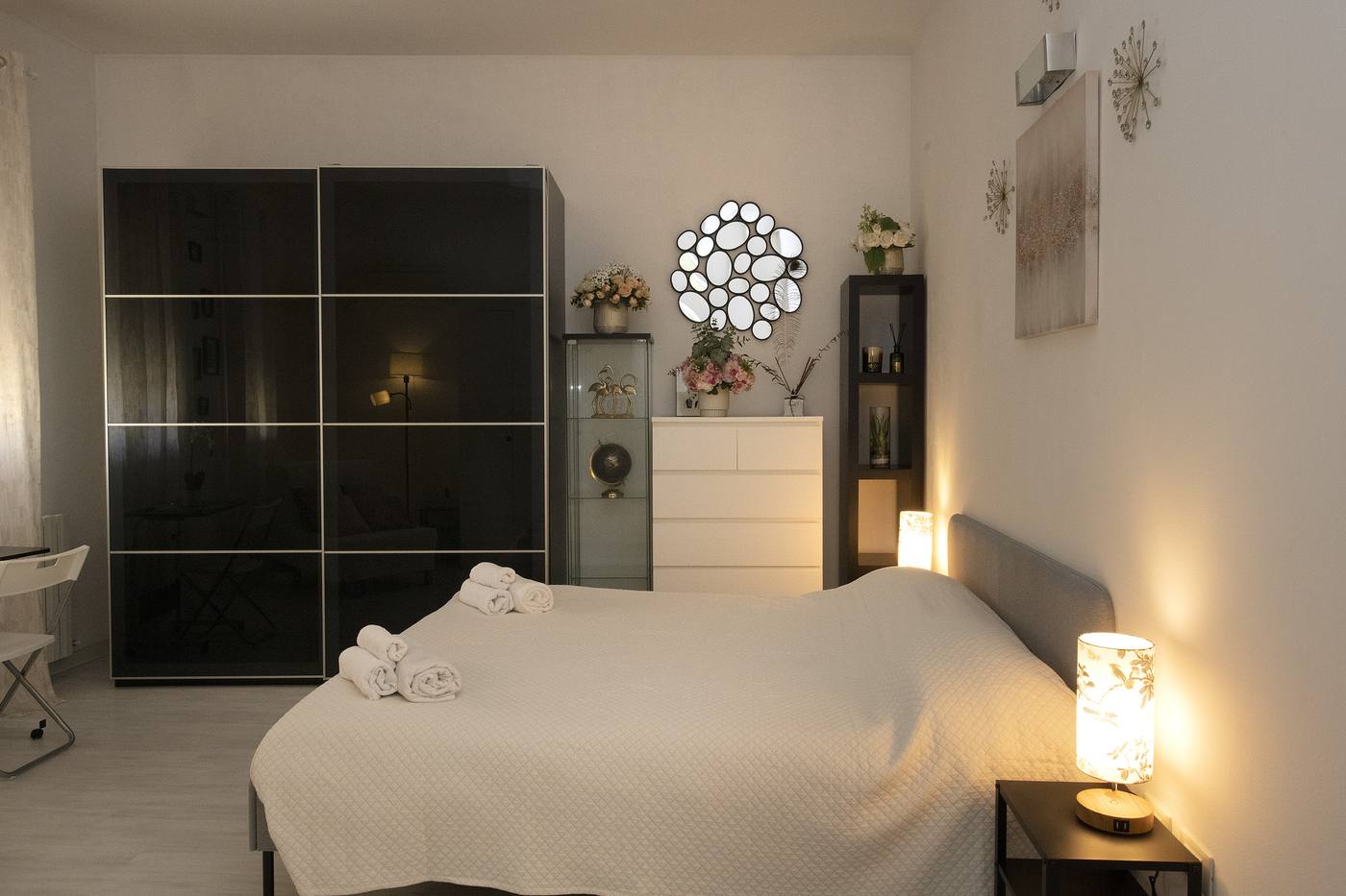 Black & White Room