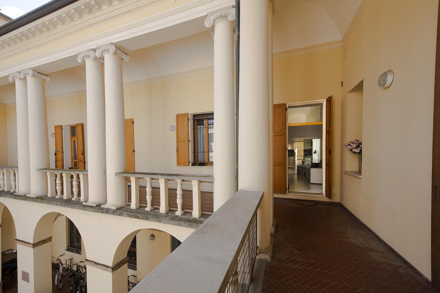 Porticato ingresso appartamento